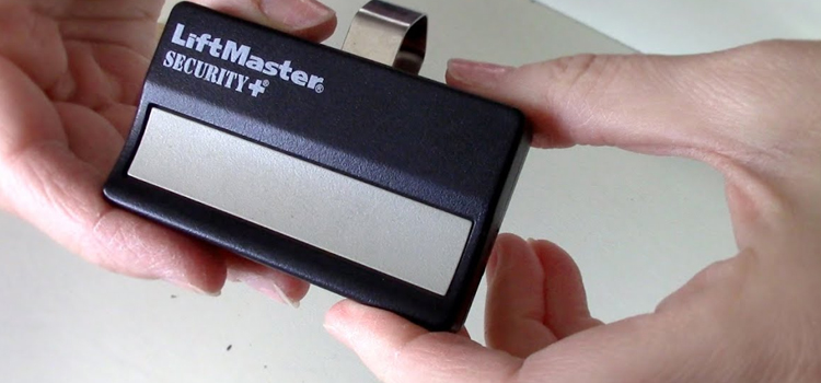 chamberlain garage door remote battery in Linden